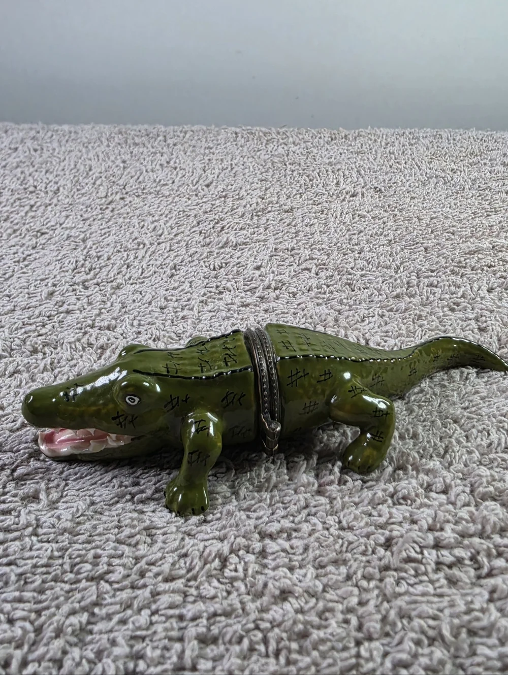 Green Enameled Alligator Trinket Box for Reptile Lovers